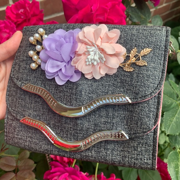 Floral mini purse - Picture 3 of 8